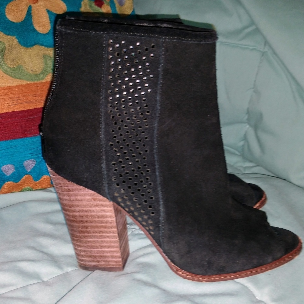 $⬇️ 🖤 Gianni Bini Suede Peep Toe Boots Size 7🖤 - Picture 3 of 7